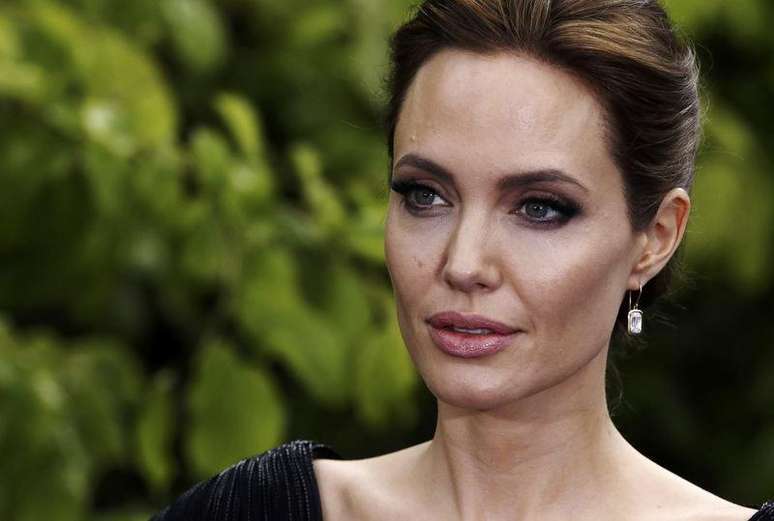 Não há duas sem três. Angelina Jolie reaparece com os filhos em evento