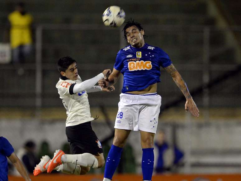 <p>Ricardo Goulart volta a marcar e é artilheiro do Campeonato Brasileiro</p>