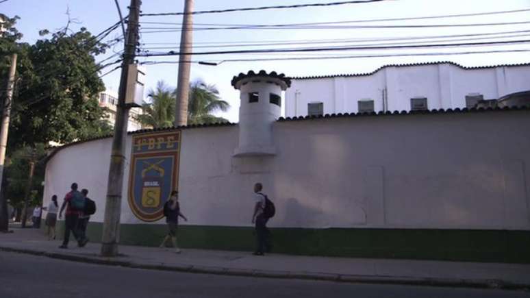 Celas no quartel-general da polícia do Rio foram modificadas para abrigar novas técnicas