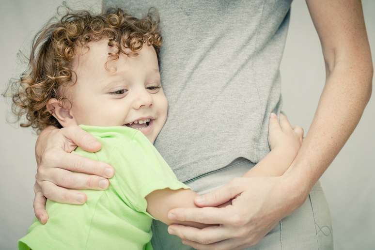 "No meu ponto de vista, a base do desenvolvimento do processo afetivo de uma pessoa est&aacute; a partir das viv&ecirc;ncias ocorridas na inf&acirc;ncia. E carinho se aprende sim."