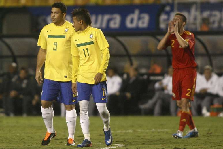 Ronaldo e Neymar atuaram juntos na despedida do camisa 9 da Seleção Brasileira