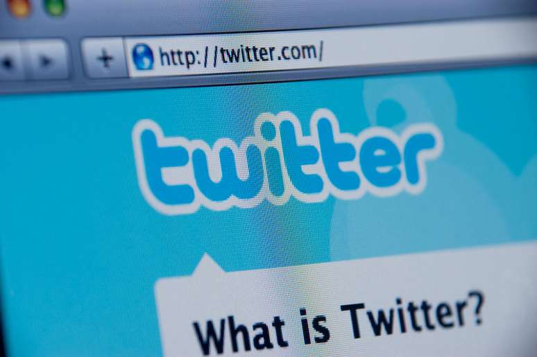 <p>Enquanto 75% dos estudantes afirmam não desconectar do Twitter durante o dia, mais de 80% não sabe viver sem o Facebook</p>