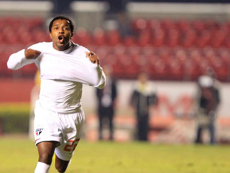 <p>Pabón não deu muito certo no São Paulo, mas reencontrou a veia goleadora no futebol mexicano</p>