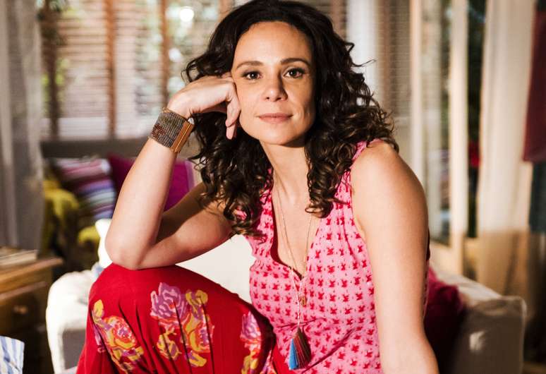 Sucesso na novela Em família, da TV Globo, Vanessa Gerbelli tem caprichado nos cuidados com a pele para brilhar na telinha 