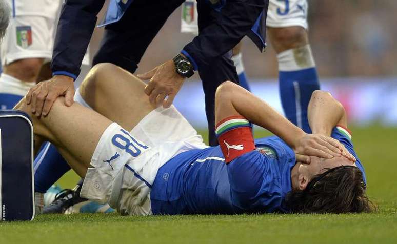 <p>O italiano Ricardo Montolivo fraturou a tíbia em um amistoso contra a Irlanda e está fora da Copa</p>