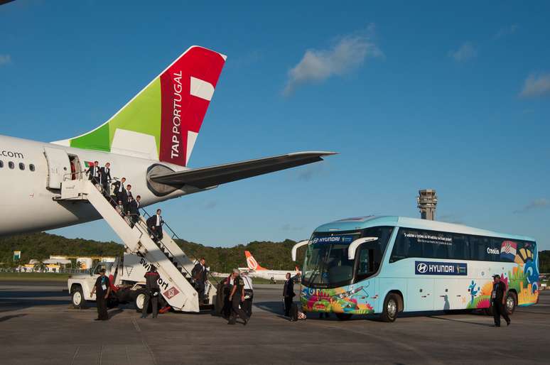 <p>Rival do Brasil na abertura da Copa, Croácia desembarcou em Salvador nesta terça-feira</p>