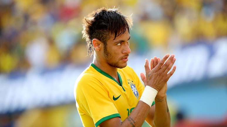 <p>Neymar aplaude jogada brasileira; grande atuação do camisa 10</p>
