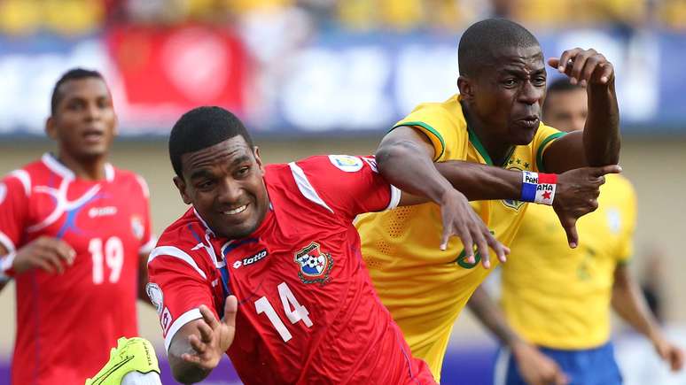 Volante do Chelsea, Ramires tenta aproveitar oportunidade como titular
