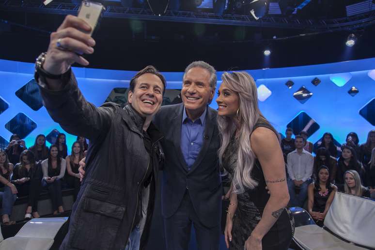 Celso Zucatelli e Juju Salimeni s&atilde;o os convidados do programa de Roberto Justus