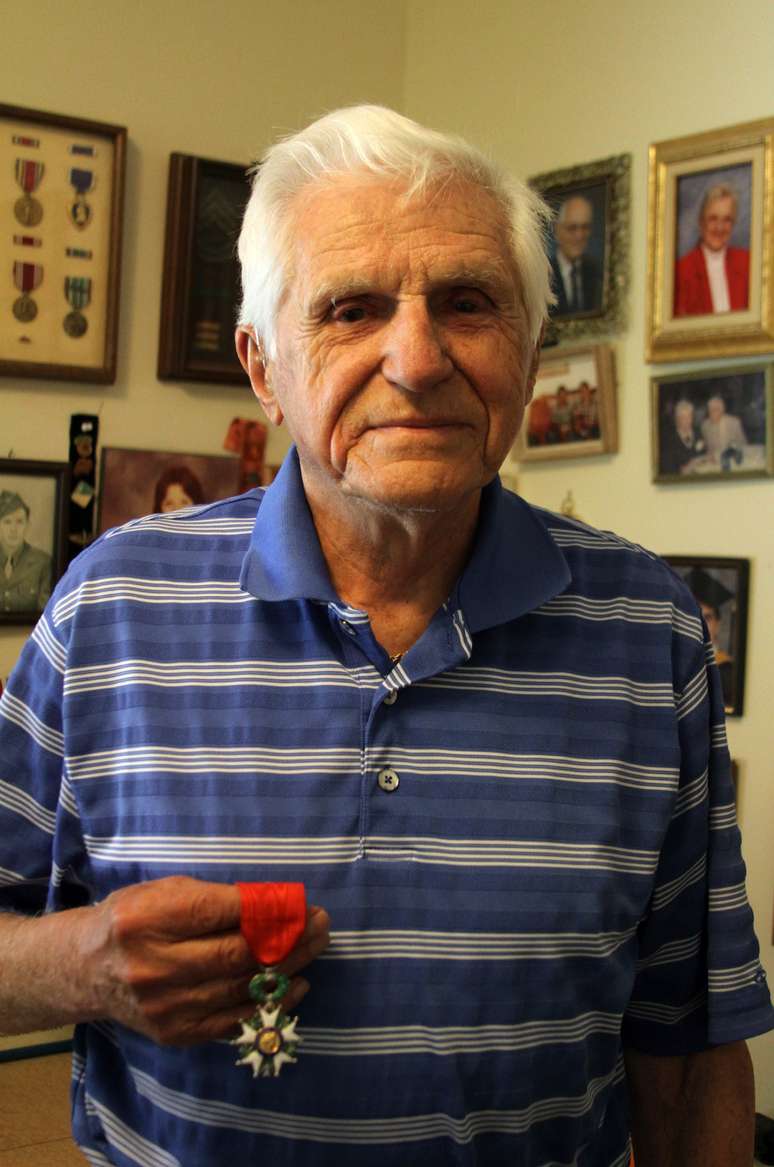 <p>O americano Melnikoff, hoje com 94 anos, ainda lembra de encontrar refugiados dos campos de trabalho escravo na Alemanha. 'Foi muito triste', lembrou</p>