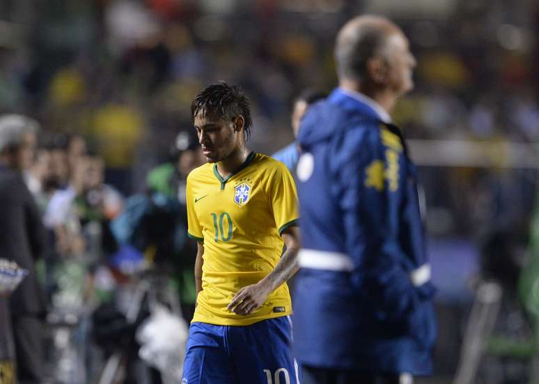 Em 2014, Neymar saiu cabisbaixo e sob vaias em São Paulo