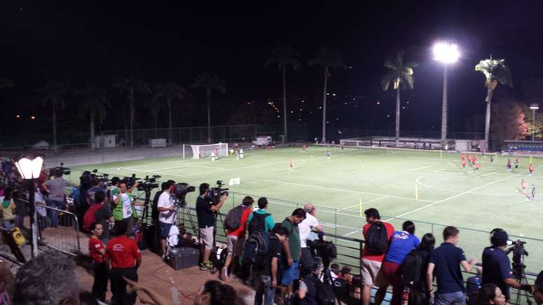 Chilenos optaram por descansar durante o dia e treinar à noite