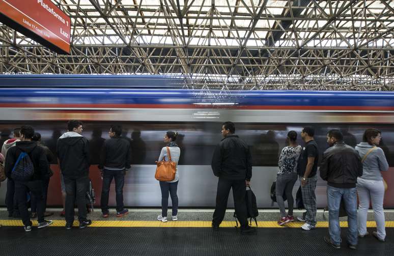 Linha 11-Coral da CPTM operando normalmente