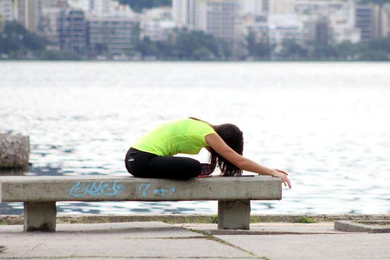 Glenda Kozlowski aproveitou a folga na agenda para se exercitar na Lagoa Rodrigo de Freitas, no Rio de Janeiro 