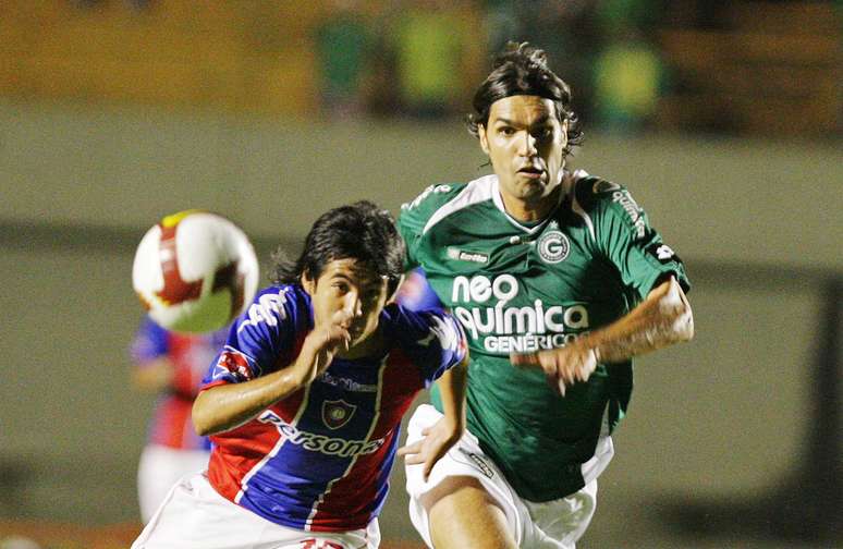 Fernandão foi revelado pelo Goiás e em 2009 voltou a atuar pelo clube