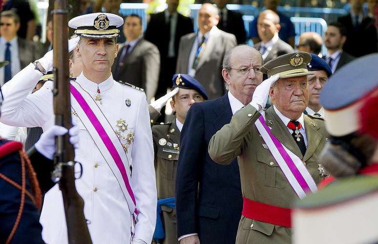 O futuro Felipe VI, vestido de branco, permaneceu em segundo plano