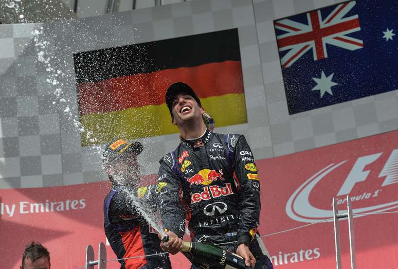 Ricciardo comemora sua primeira vitória na Fórmula 1