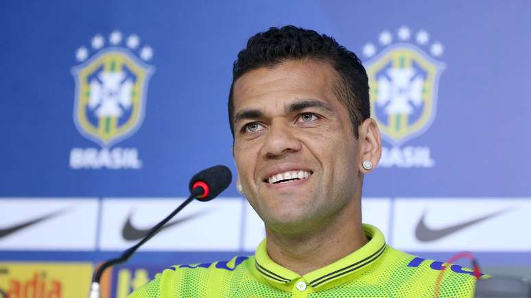 <p>Daniel Alves durante entrevista da Seleção Brasileira nesta segunda-feira</p>