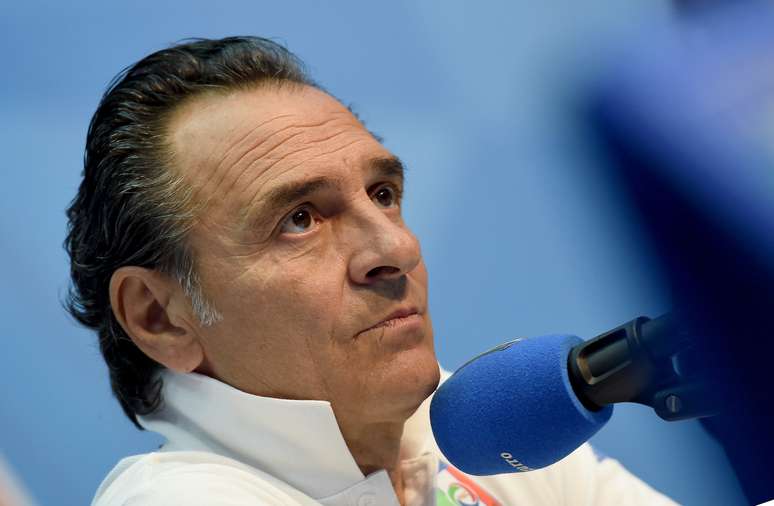 <p>Prandelli viu o time cometer falhas defensivas no jogo contra o Fluminense</p>