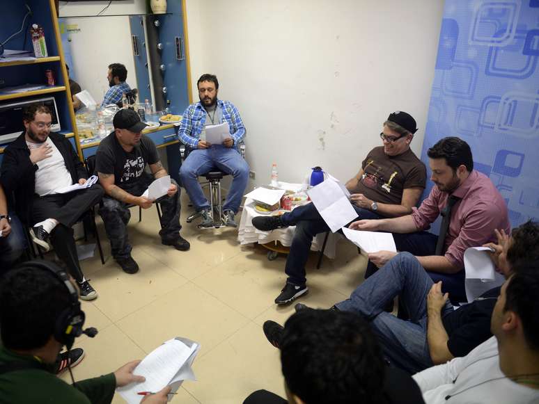 Reportagem do Terra acompanhou um dia da rotina de grava&ccedil;&otilde;es de Danilo Gentili no talk show 'The Noite', do SBT, e depois bateu um papo com o humorista em seu camarim