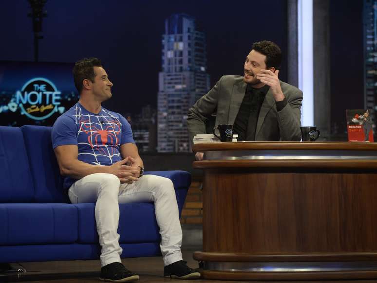 Reportagem do Terra acompanhou um dia da rotina de grava&ccedil;&otilde;es de Danilo Gentili no talk show 'The Noite', do SBT, e depois bateu um papo com o humorista em seu camarim