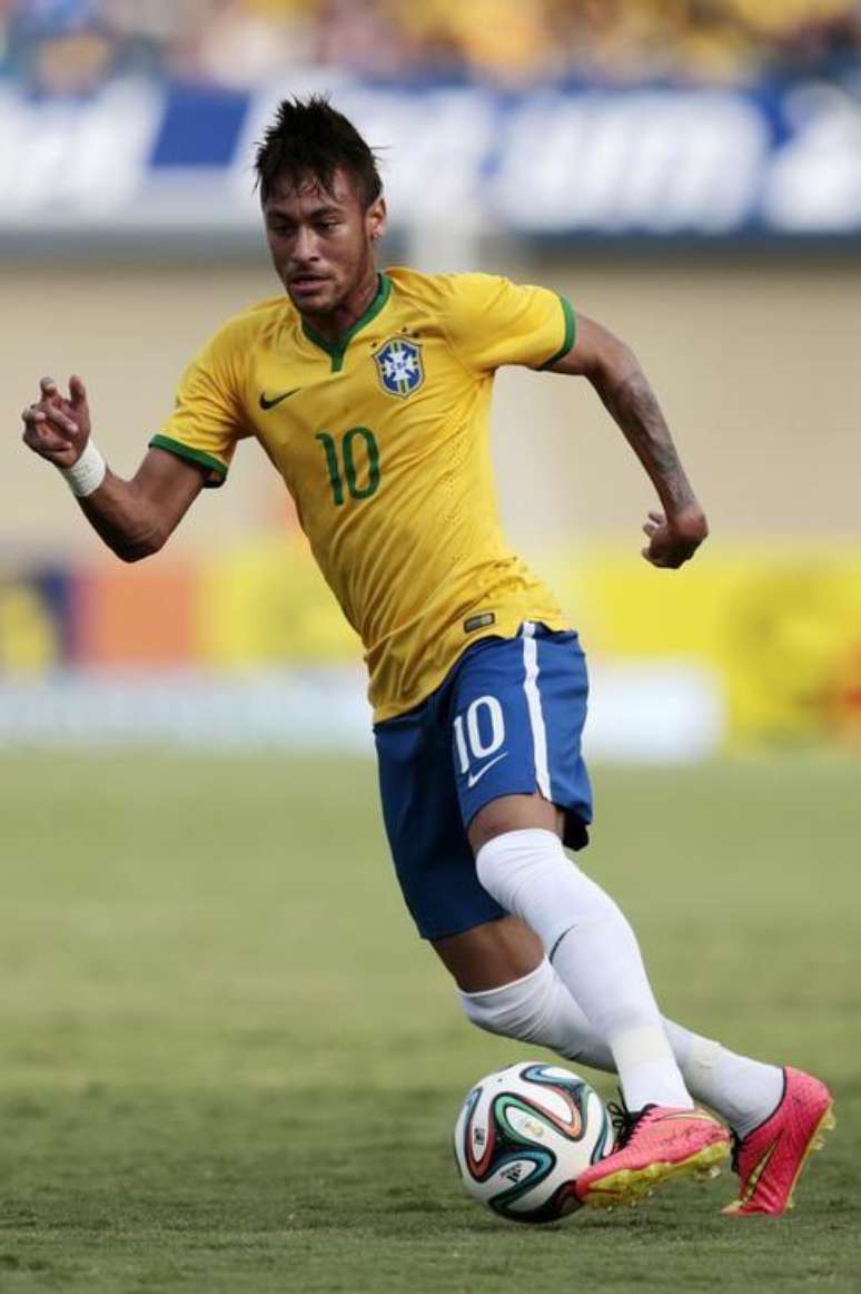 Neymar, camisa 10 e artilheiro da seleção, durante amistoso com o Panamá em Goiânia.. 3/6/2014.