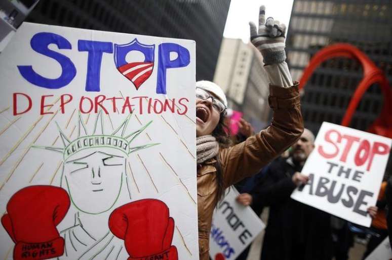 Dos americanos, 37% respaldam a atuação em matéria migratória de Barack Obama