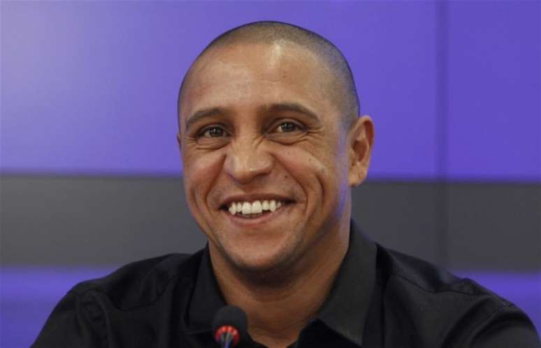 <p>Roberto Carlos deixa clube na pen&uacute;ltima coloca&ccedil;&atilde;o</p>