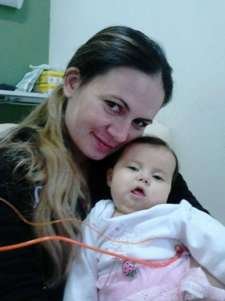 A família de sofia luta para transferir a menina para um tratamento nos Estados Unidos