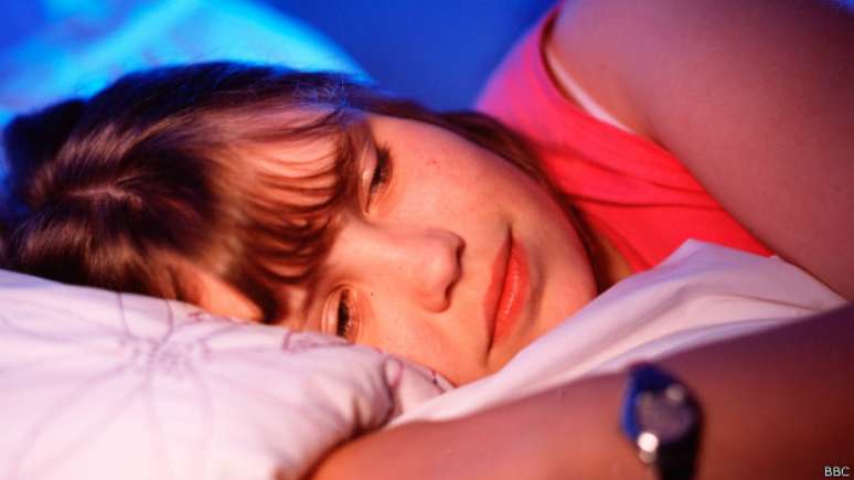 <p>Experimento concluiu que atividade de centenas de genes no organismo de voluntários foi alterada quando eles dormiram menos de seis horas por noite durante uma semana</p>