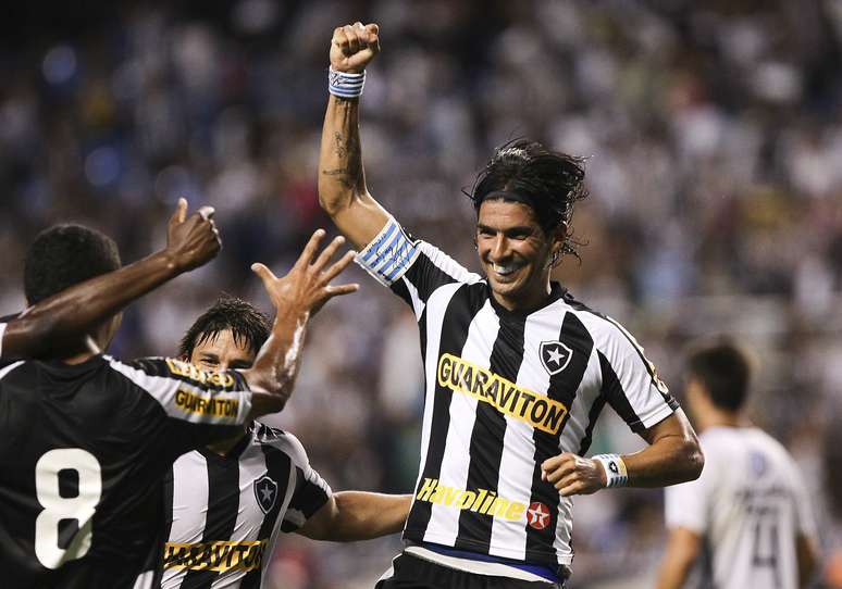 <p>Loco Abreu pode voltar ao Botafogo</p>