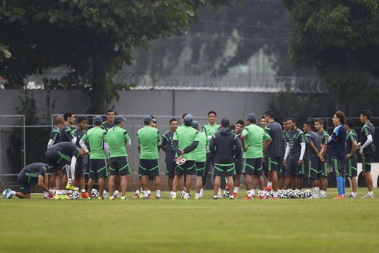 <p>Blindado, M&eacute;xico fez o seu &uacute;ltimo em Santos antes da estreia</p>