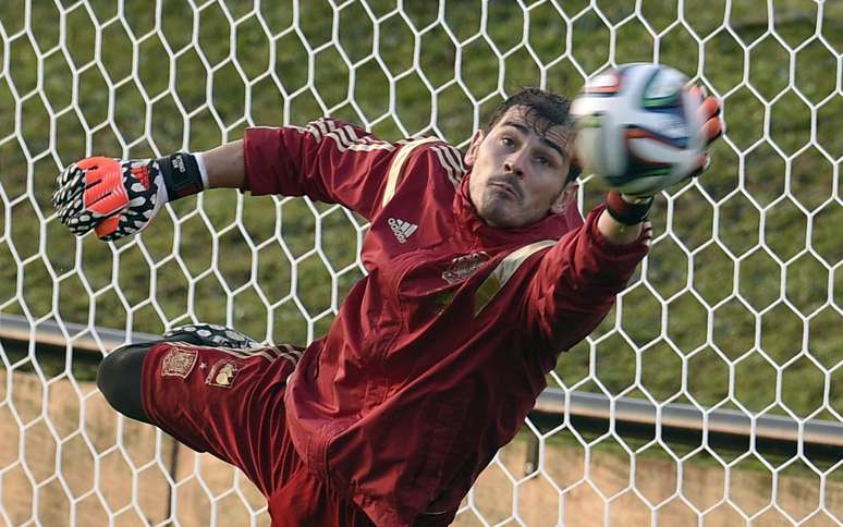 <p>Casillas admitiu que quer ver o jogo do Brasil, mas considera a Espanha como favorita absoluta</p>