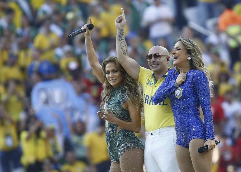 <p>Jennifer Lopez, Pitbull e Claudia Leitte participaram da cerimônia de abertura da Copa do Mundo</p>