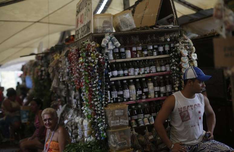 <p>Inten&ccedil;&atilde;o de compra dos paulistanos continua caindo</p>