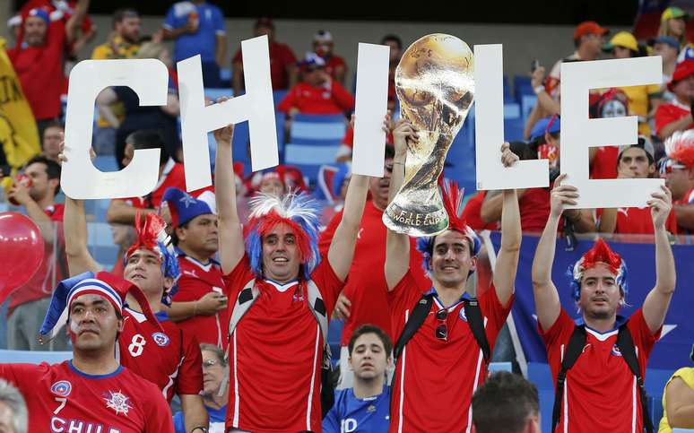 <p>Torcedores do Chile fizeram muita festa&nbsp;nesta sexta-feira com a vit&oacute;ria por 3 a 1 contra a Austr&aacute;lia, na Arena Pantanal, em Cuiab&aacute;. A disputa &eacute; entre equipes do grupo B da Copa do Mundo</p>
