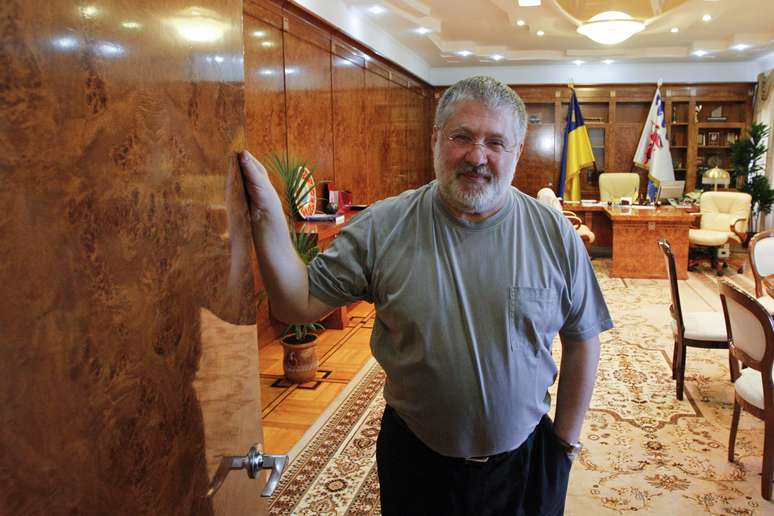 <p>O&nbsp;governador da regi&atilde;o de Dnipropetrovsk,&nbsp;Igor Kolomoisky, posa para uma foto em seu gabinete,&nbsp;em&nbsp;24 de maio&nbsp;</p>