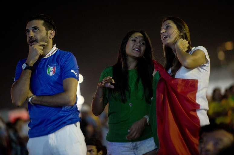 <p>Torcedores apoiaram a seleção italiana na Arena Amazônia</p>
