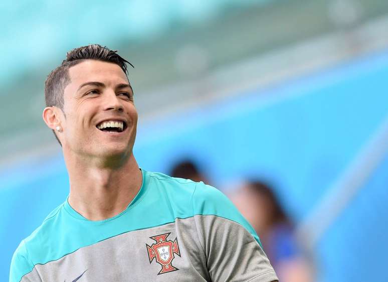 <p>Seleção de Portugal faz último treino, em Salvador, antes da estreia, nesta segunda-feira, às 13h, contra a Alemanha, pelo Grupo G; Cristiano Ronaldo foi um dos destaques</p>