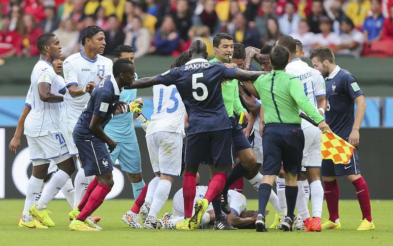 Jogo entre França x Honduras. Copa do Mundo 2014. Fonte