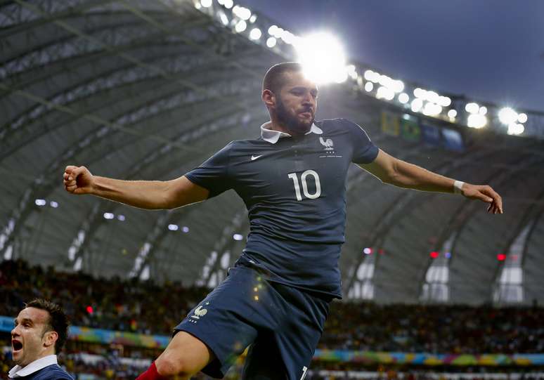 Atacante Karim Benzema teve excelente desempenho na partida, autor de dois gols e mentor de outro