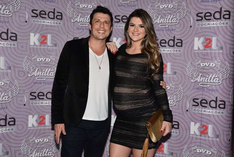 <p>O casal Mirella Santos e Ceará marcou presença no show</p>