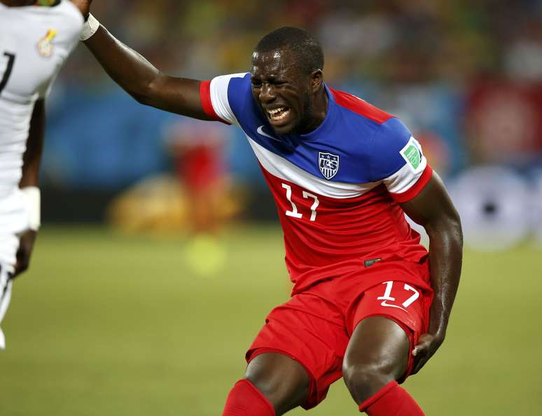 Americano Altidore sente a coxa durante partida contra Gana e tem que deixar partida contra Gana