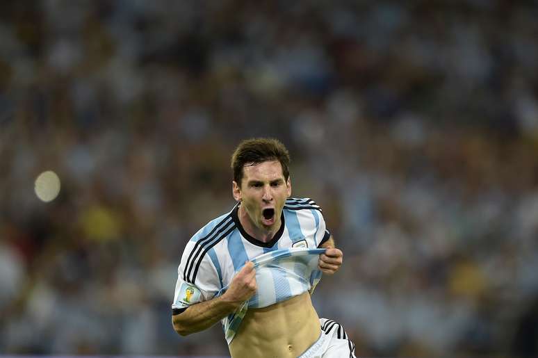 <p>Messi comemora gol contra a Bósnia</p>