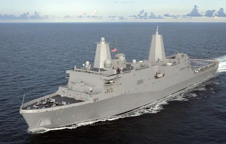 <p>Navio USS Mesa Verde (LPD-19), em foto de dezembro de 2007</p>