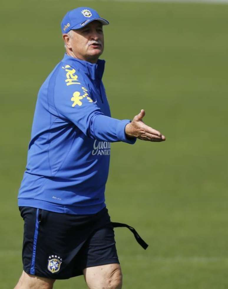 Luiz Felipe Scolari durante treino da seleção brasileira na Granja Comary. 14/06/2014