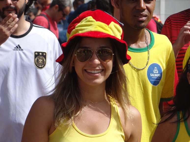 <p>Na Arena Fonte Nova, torcedora acompanha Portugal e Alemanha; capital baiana &eacute; a cidade-sede que viu mais gols na Copa</p>