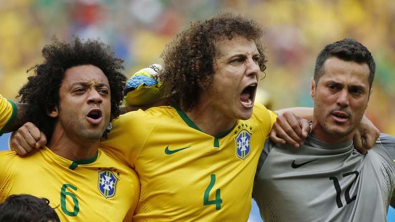 <p>David Luiz cantou alto quando o hino nacional foi cantado à capela no Estádio Castelão, em Fortaleza</p>