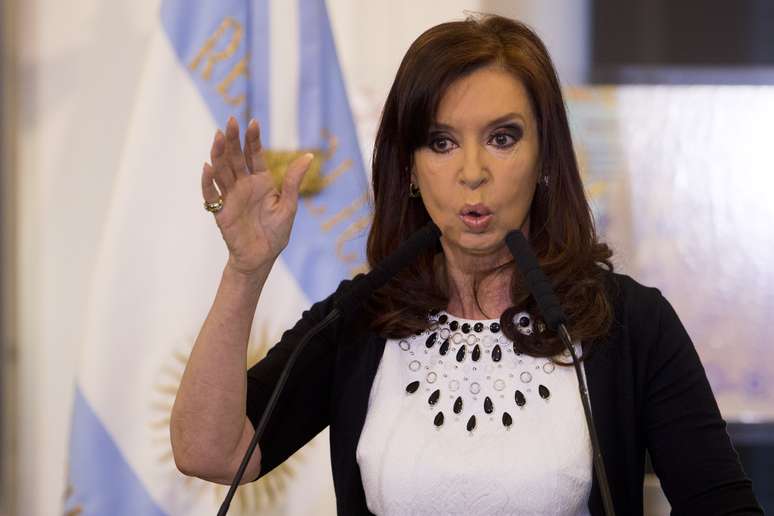 <p>Cristina Kirchner não assistirá a decisão da Copa no Brasil</p>