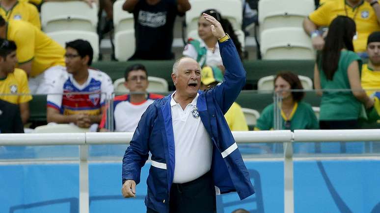 Felipão reage a jogada brasileira na Arena Castelão